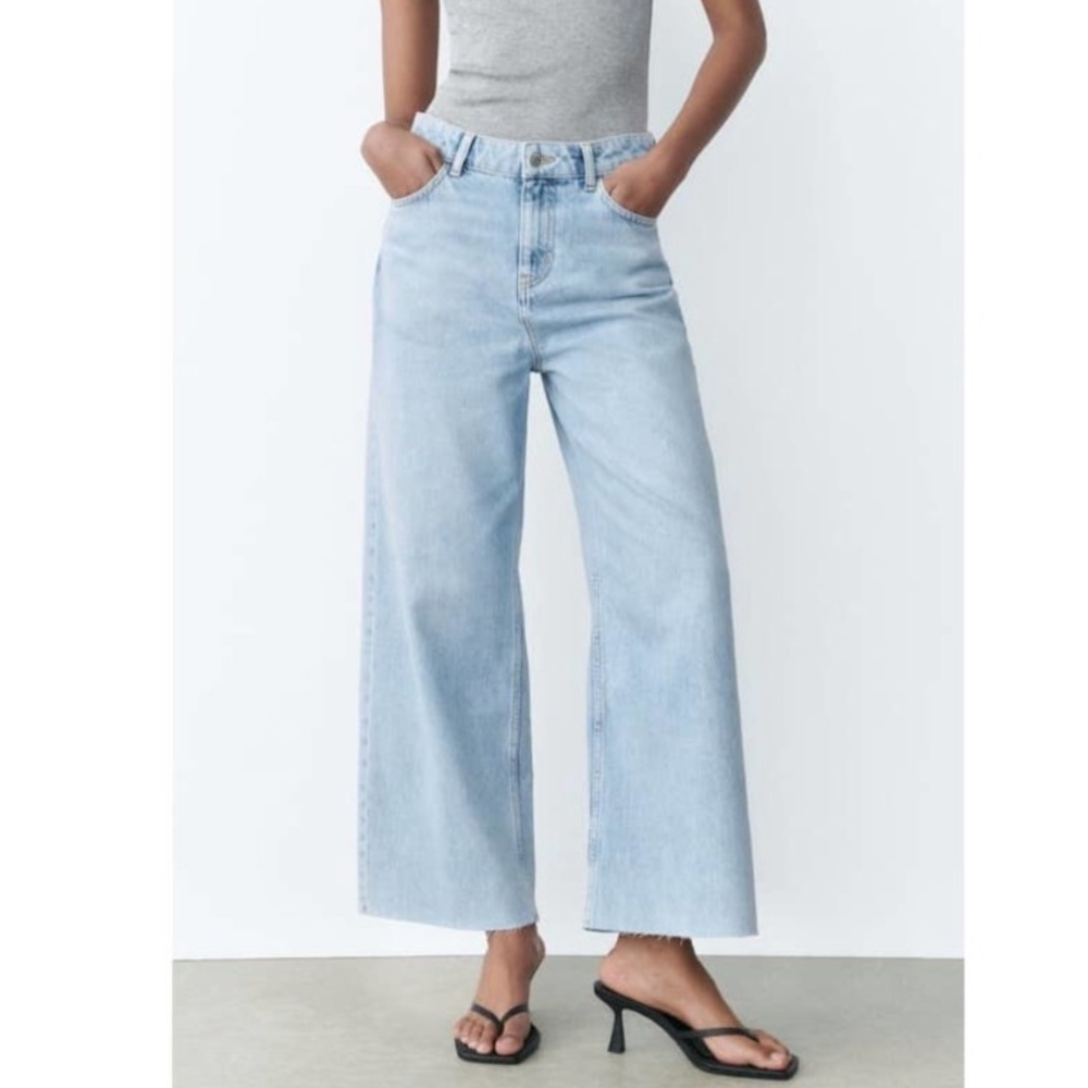 ZARA Cropped Wide Leg Cut-Off Acid Washed Blue Jeans ~ Size 6